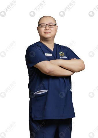 成都茁悦口腔门诊部（高新区）陈伟民