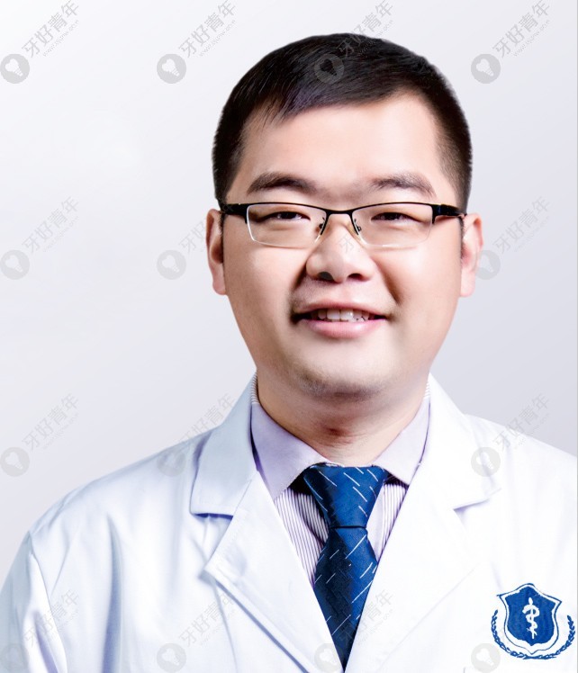 郑州唯美口腔门诊部杨银峰