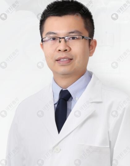 广州穗江口腔(荔湾区)何荣冰